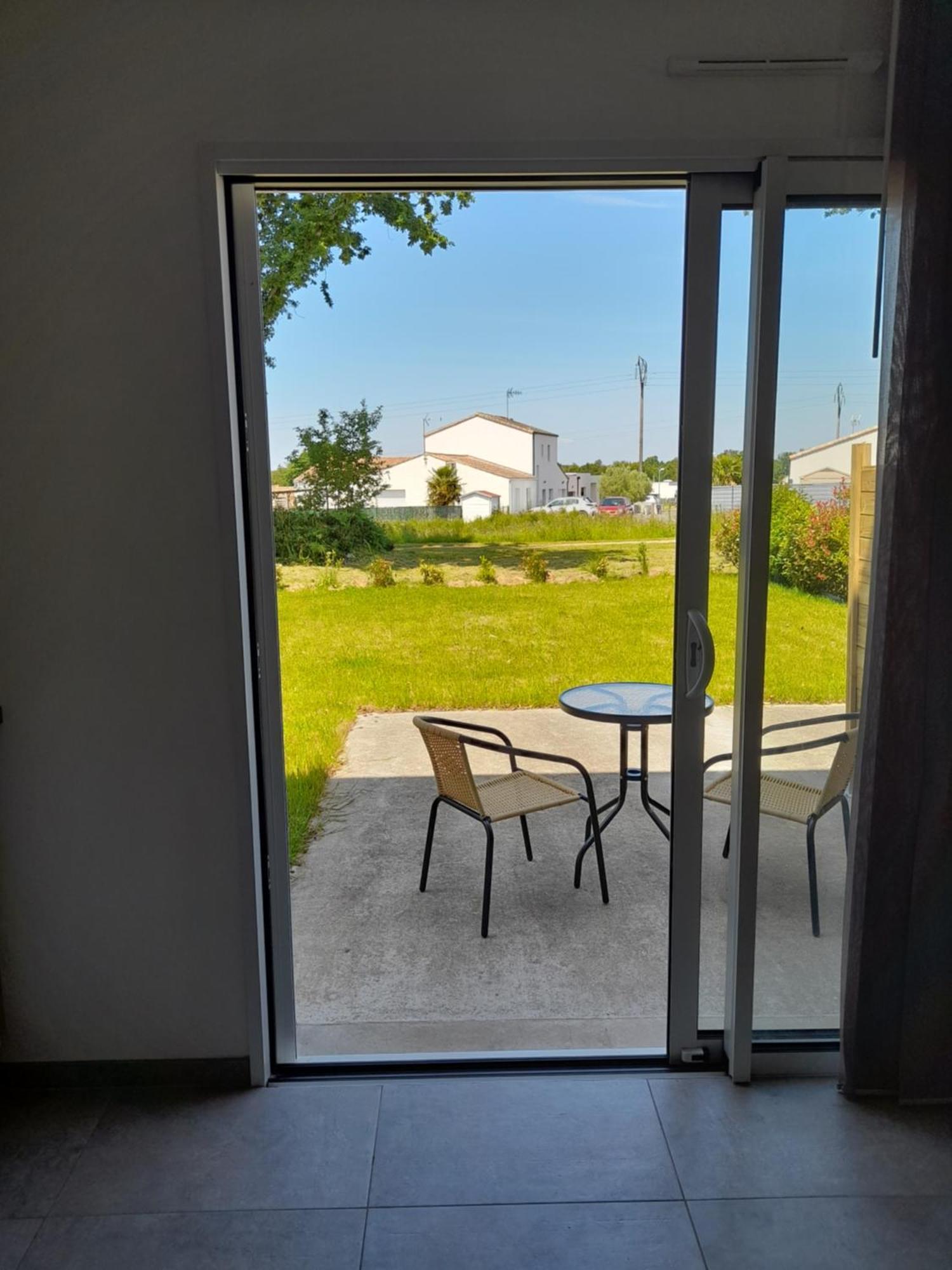 Studio Lumineux Avec Terrasse La Roche-sur-Yon Ngoại thất bức ảnh