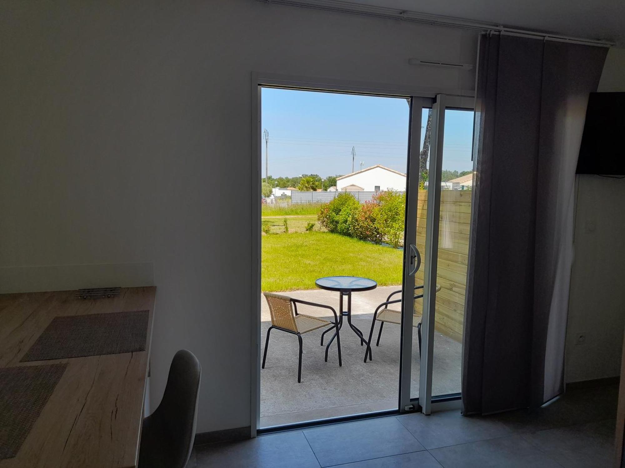 Studio Lumineux Avec Terrasse La Roche-sur-Yon Ngoại thất bức ảnh